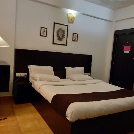 Castle House Calangute Hotel Bagian luar foto