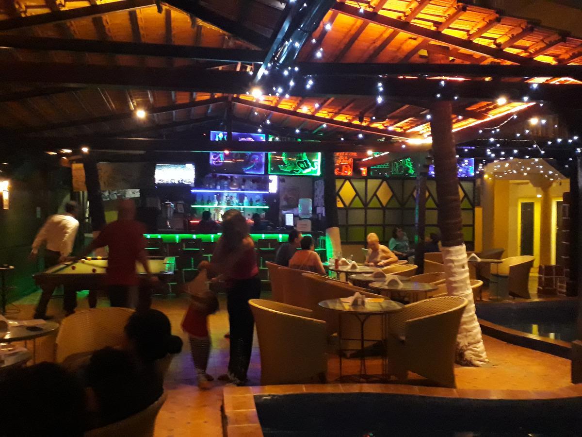 Castle House Calangute Hotel Bagian luar foto
