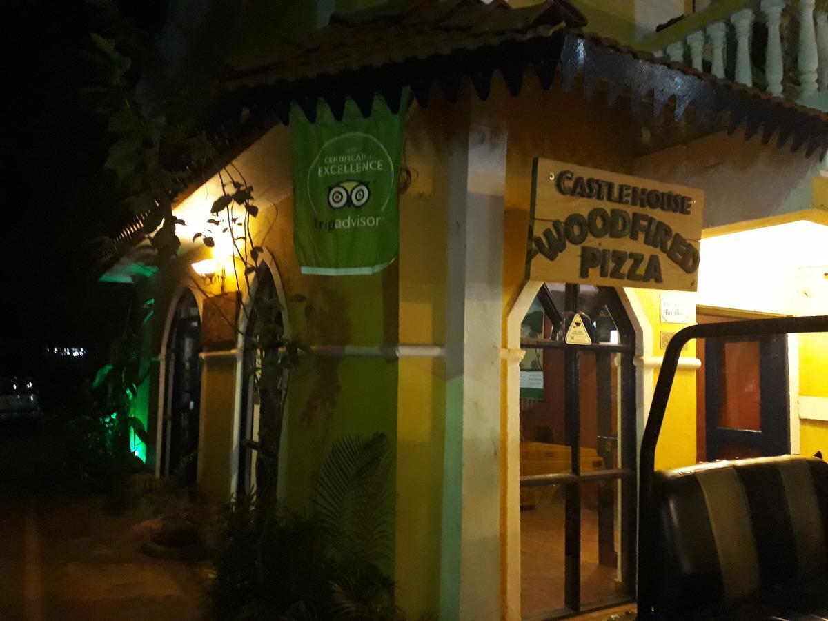 Castle House Calangute Hotel Bagian luar foto