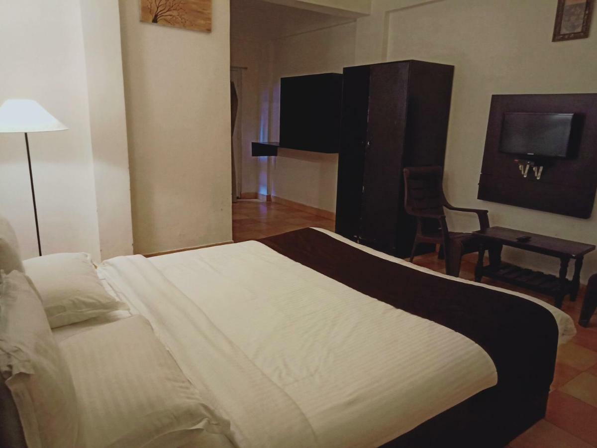 Castle House Calangute Hotel Bagian luar foto